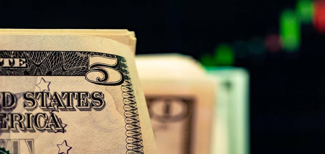 Можно ли купить валюту: ограничения на покупку и снятие в России